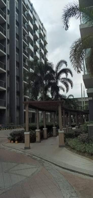 One Palm Tree Villas Naia Terminal 3 Manille Extérieur photo